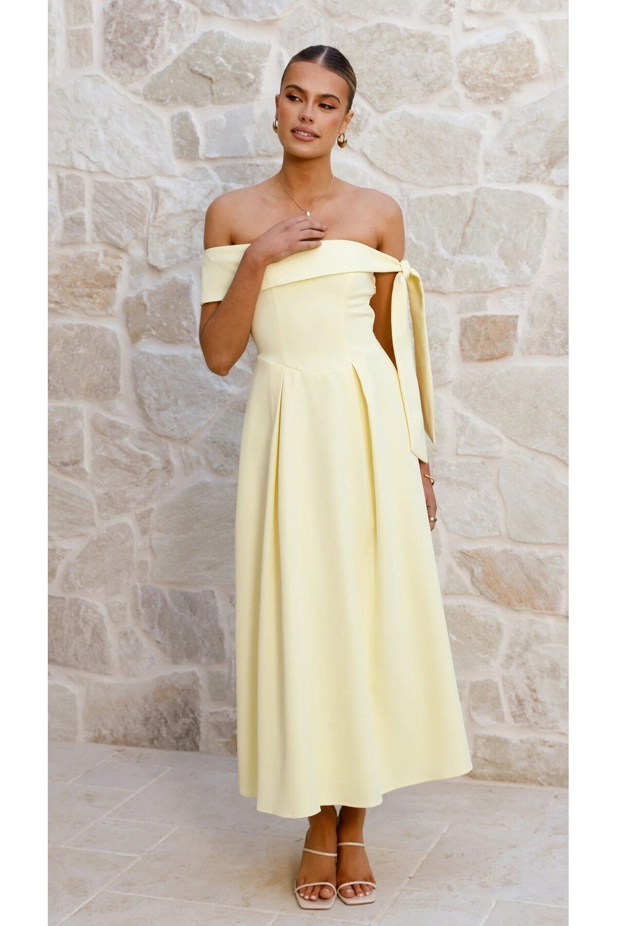 KADIN DÜŞÜK OMUZ KURDELE DETAYLI ATLAS KUMAŞ MİDİ BOY DÜĞÜN NİŞAN DAVET ELBİSESİ