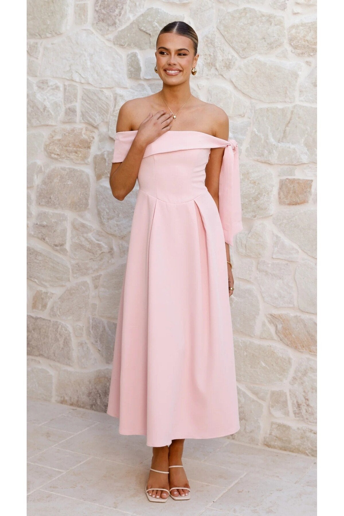 KADIN DÜŞÜK OMUZ KURDELE DETAYLI ATLAS KUMAŞ MİDİ BOY DÜĞÜN NİŞAN DAVET ELBİSESİ