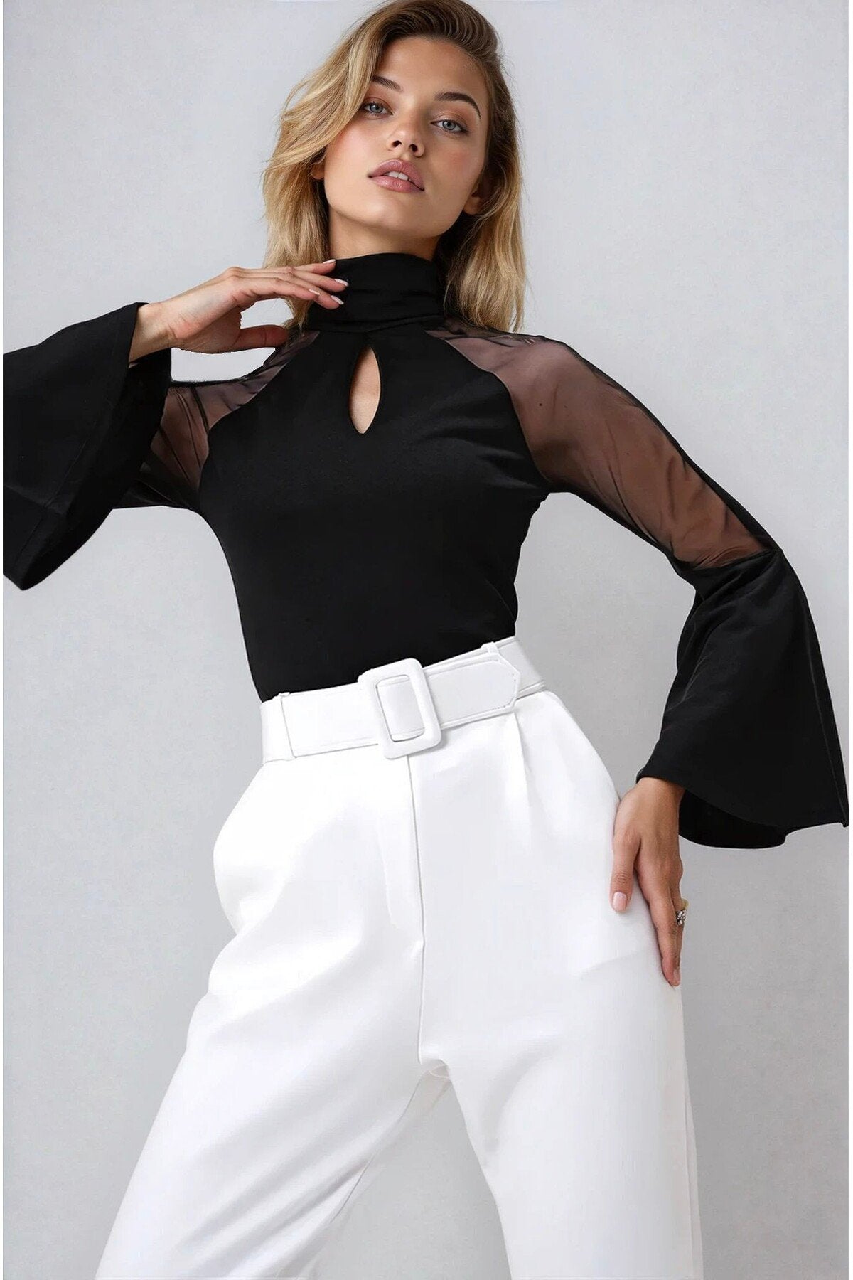 KADIN CUT OUT DETAYLI İSPANYOL KOL TÜL GARNİLİ BALIKÇI YAKA ESNEK KUMAŞ BLUZ