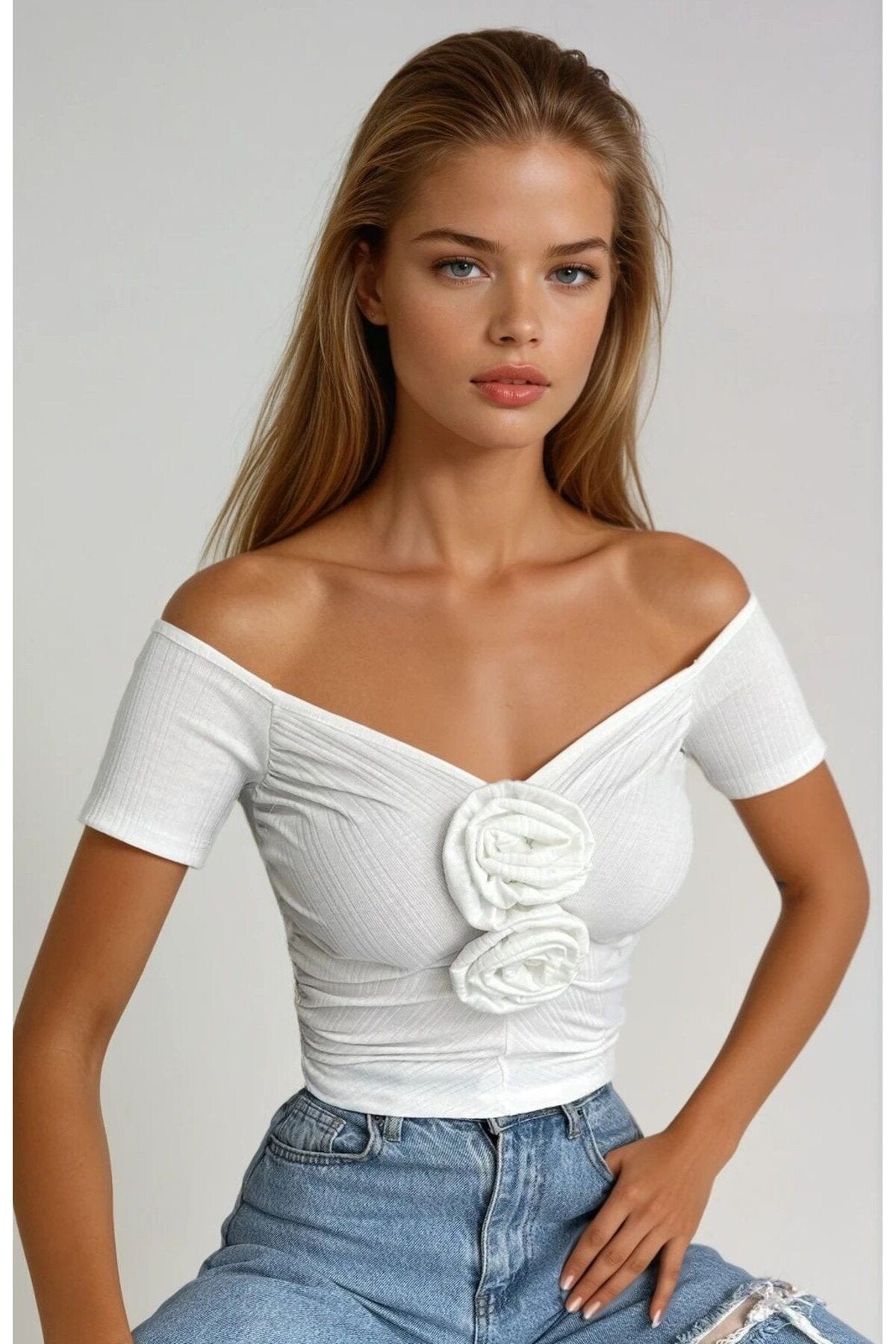 KADIN GÜL DETAYLI DÜŞÜK OMUZ ÖRME KUMAŞ BLUZ