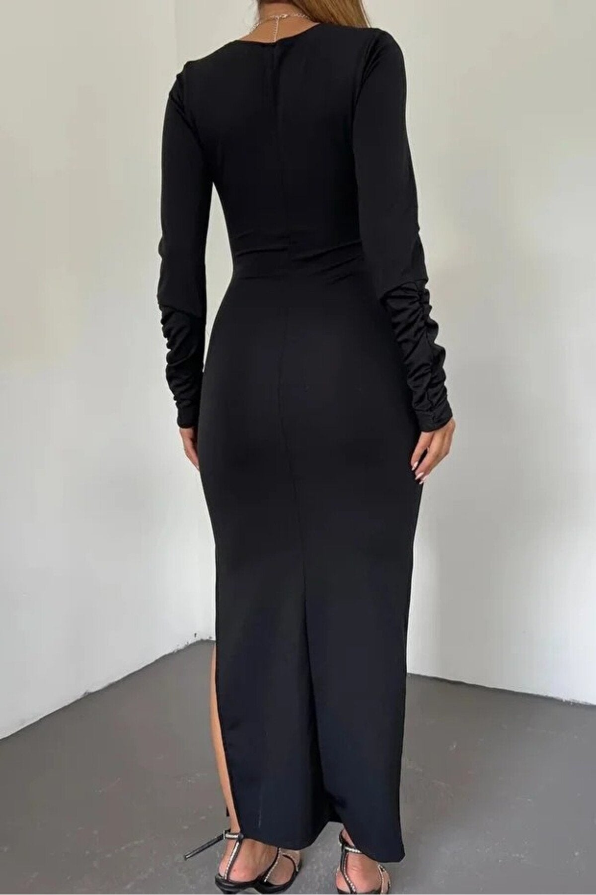 KADIN DRAPE DETAYLI KRUVAZE YAKA YIRTMAÇLI ESNEK KUMAŞ ELBİSE