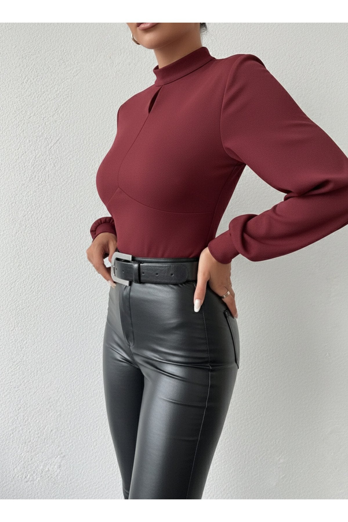 KADIN BALON KOL ÖNÜ DAMLA DETAYLI ESNEK ÖRME KUMAŞ BLUZ