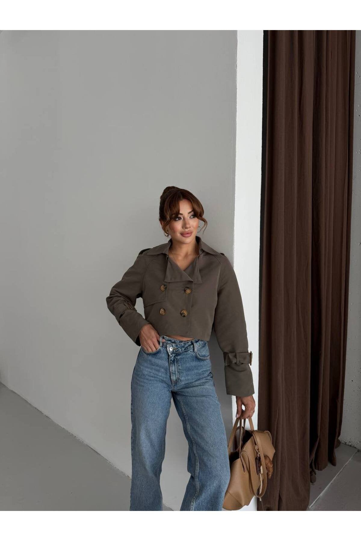 KADIN ASTARLI KRUVAZE KESİM DÜĞMELİ MİNİ TRENÇKOT