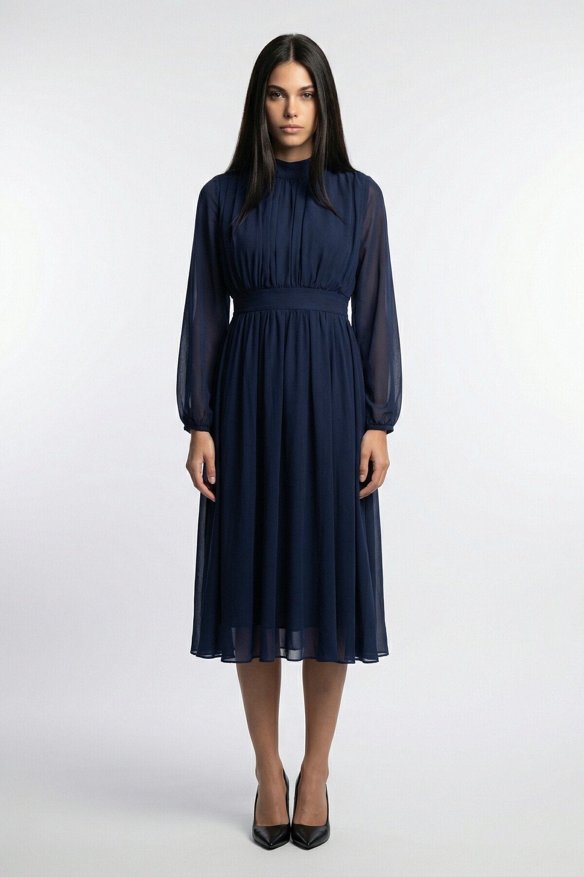 KADIN YARIM BALIKÇI YAKA BÜZGÜ DETAYLI ASTARLI MİDİ BOY ŞİFON ELBİSE