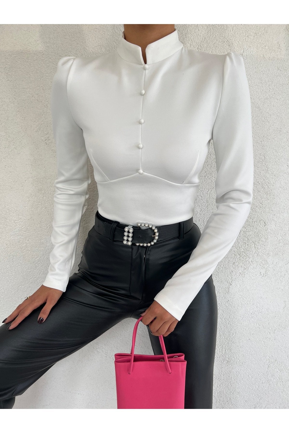 KADIN HAKİM YAKA DÜĞME DETAYLI LİKRALI ÖRME KUMAŞ BLUZ