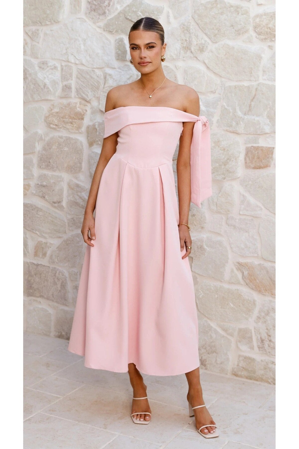 KADIN DÜŞÜK OMUZ KURDELE DETAYLI ATLAS KUMAŞ MİDİ BOY DÜĞÜN NİŞAN DAVET ELBİSESİ