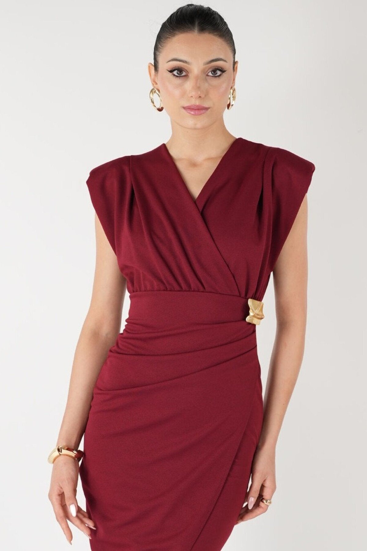 KADIN VATKALI KRUVAZE YAKA ANVELOP KESİM ESNEK KUMAŞ BROŞLU SÖZ DÜĞÜN NİŞAN DAVET ELBİSESİ