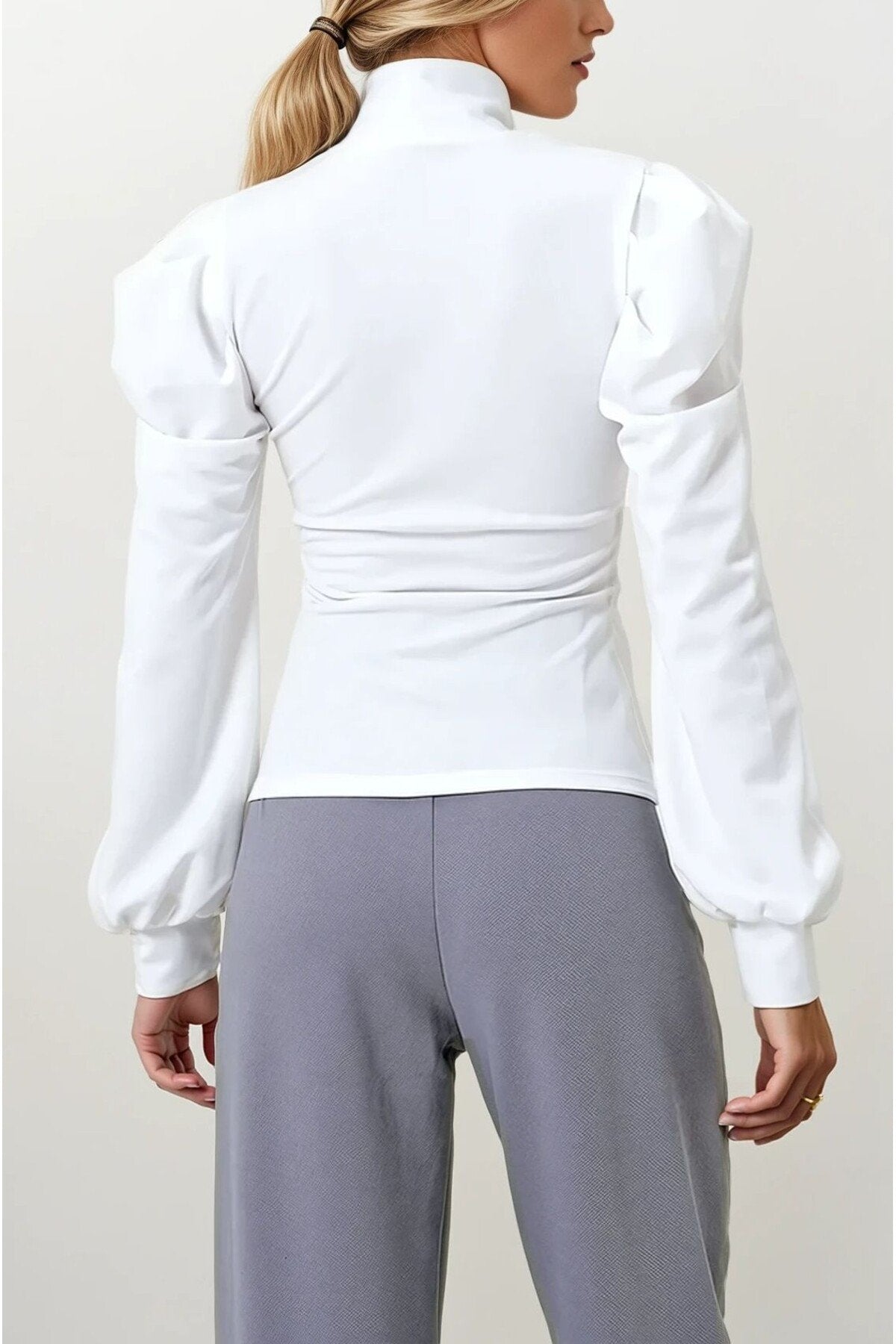 KADIN YAKASI FİYONK DETAYLI ESNEK KUMAŞ PRENSES KOL BLUZ