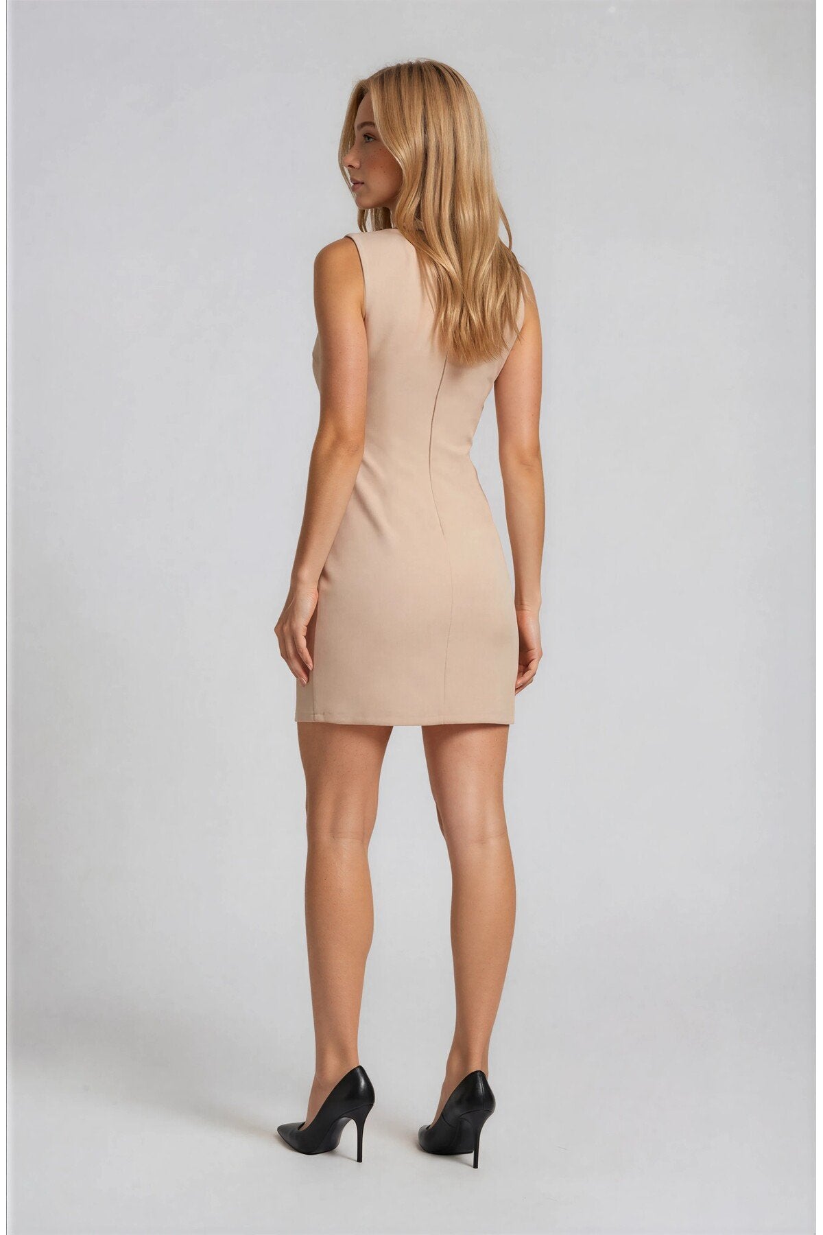 KADIN YIRTMAÇLI DÜĞME DETAYLI KOLSUZ ATLAS KUMAŞ MİNİ ELBİSE