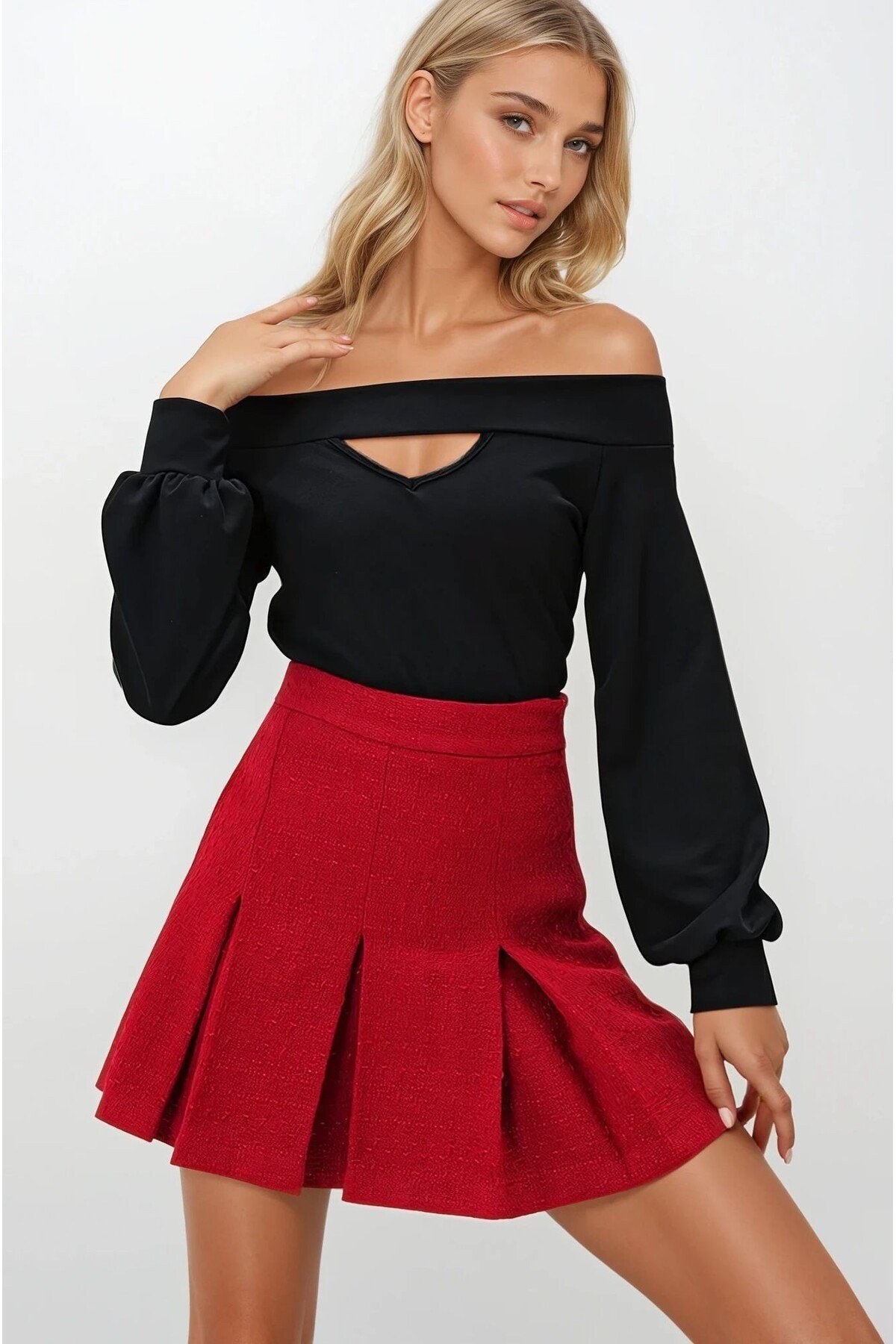 KADIN CUT OUT DETAYLI KAYIK YAKA ESNEK KUMAŞ BALON KOL BLUZ