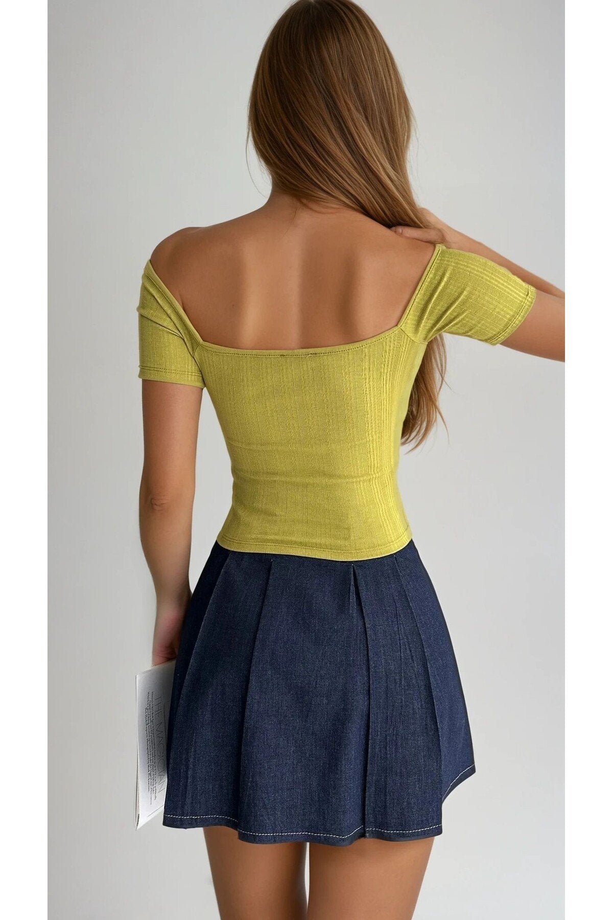 KADIN GÜL DETAYLI DÜŞÜK OMUZ ÖRME KUMAŞ BLUZ