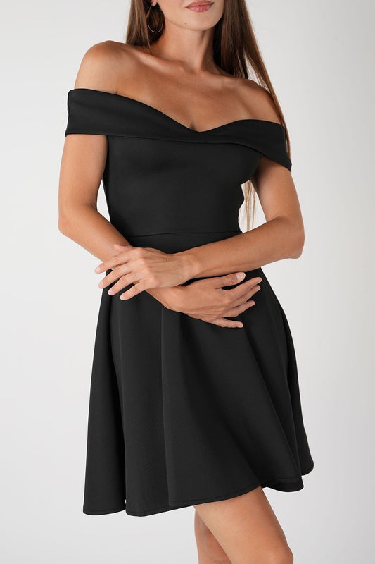 Kadın Öpücük Yaka Likralı Scuba Kumaş Kloş Kesim Nişan Düğün Davet Elbisesi