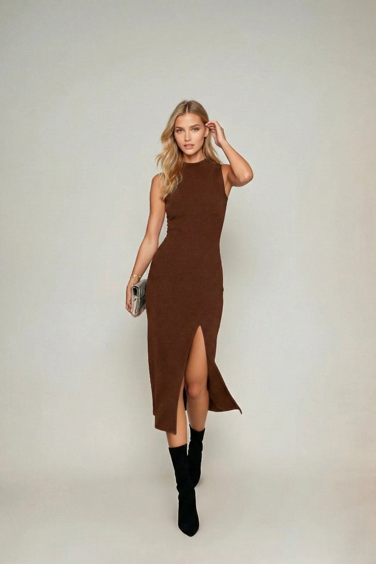 KADIN DİK YAKA KOLSUZ ESNEK KUMAŞ YIRTMAÇLI ELBİSE