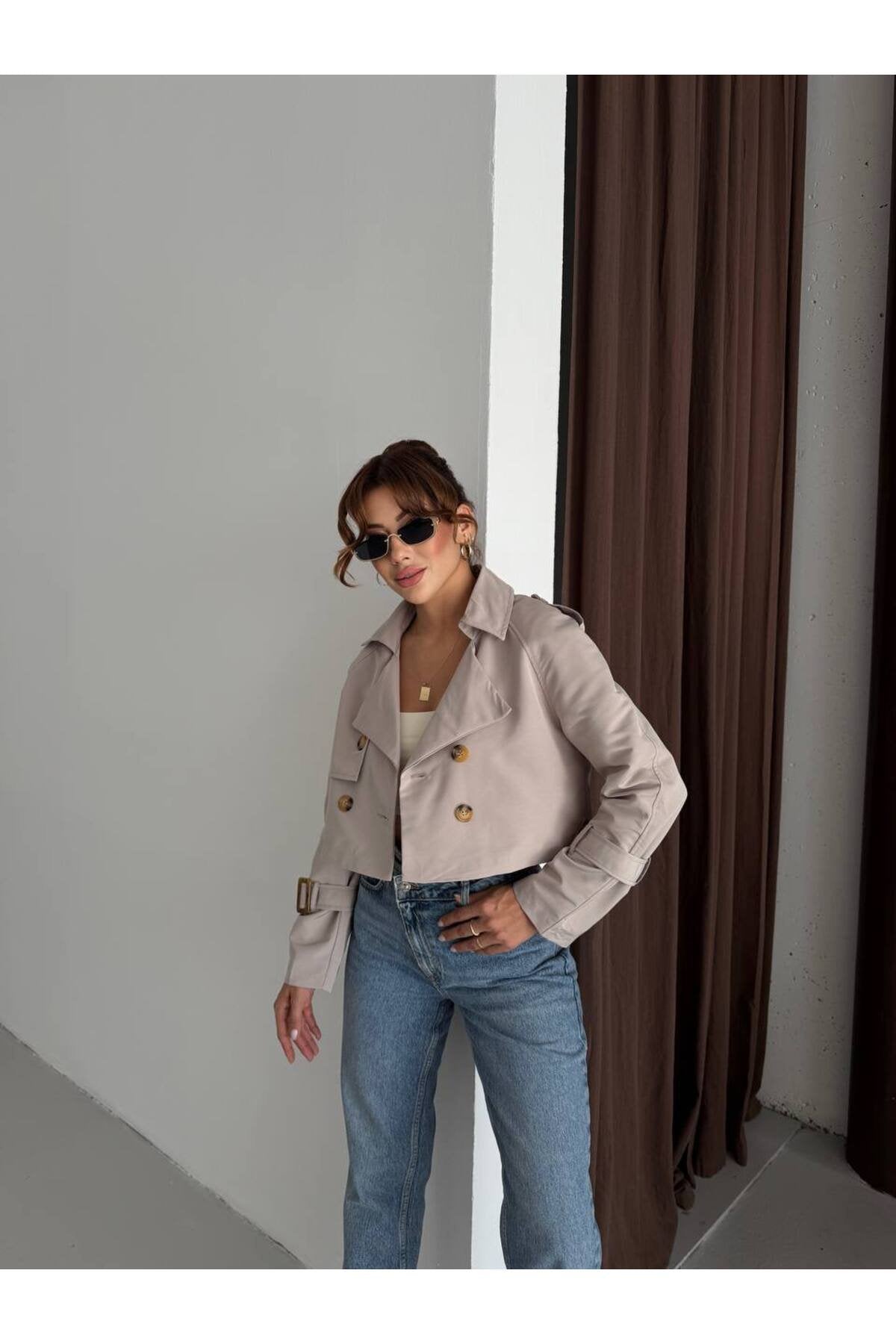 KADIN ASTARLI KRUVAZE KESİM DÜĞMELİ MİNİ TRENÇKOT