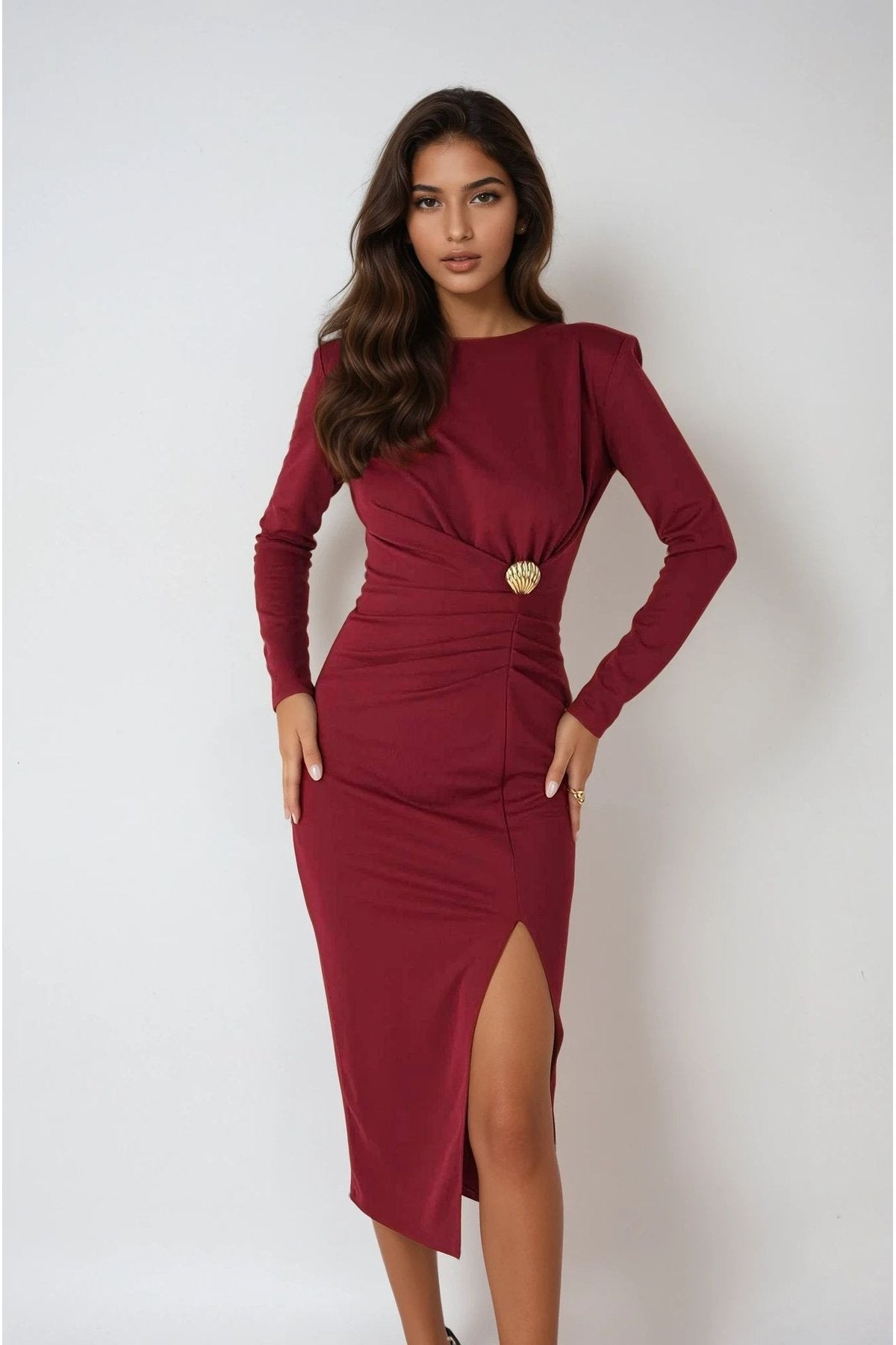 KADIN VATKALI DRAPE DETAYLI ESNEK KUMAŞ BROŞLU MİDİ BOY SÖZ DÜĞÜN NİŞAN DAVET ELBİSESİ