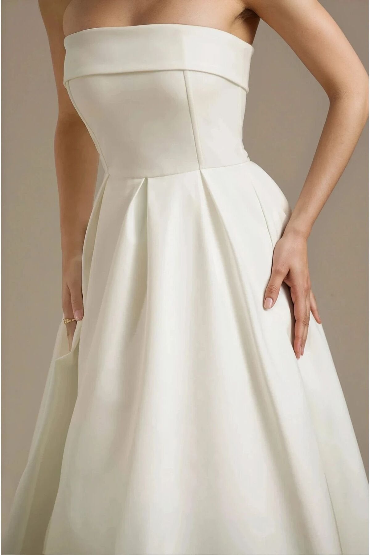 KADIN ATLAS KUMAŞ STRAPLEZ YAKA KLOŞ KESİM UZUN BOY DÜĞÜN NİŞAN DAVET ELBİSESİ