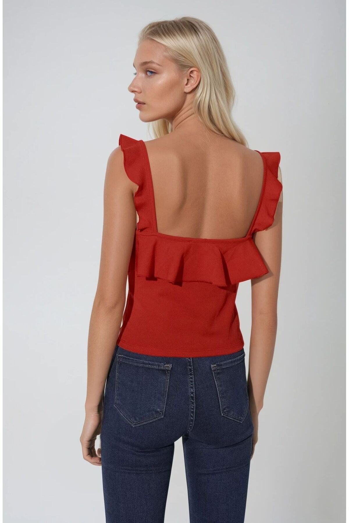 KADIN YAKASI VE OMUZLARI FIRFIRLI KARE YAKA ESNEK KUMAŞ BLUZ