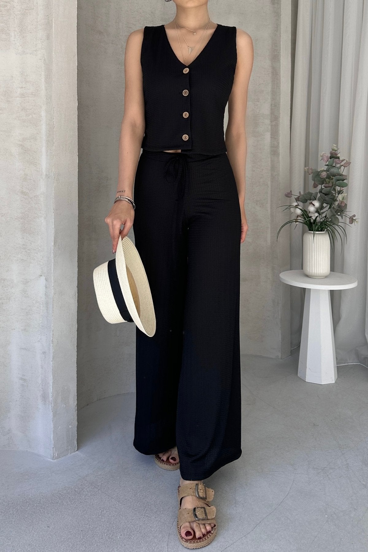 KADIN ESNEK DOKULU KUMAŞ YELEK VE PANTOLON TAKIM