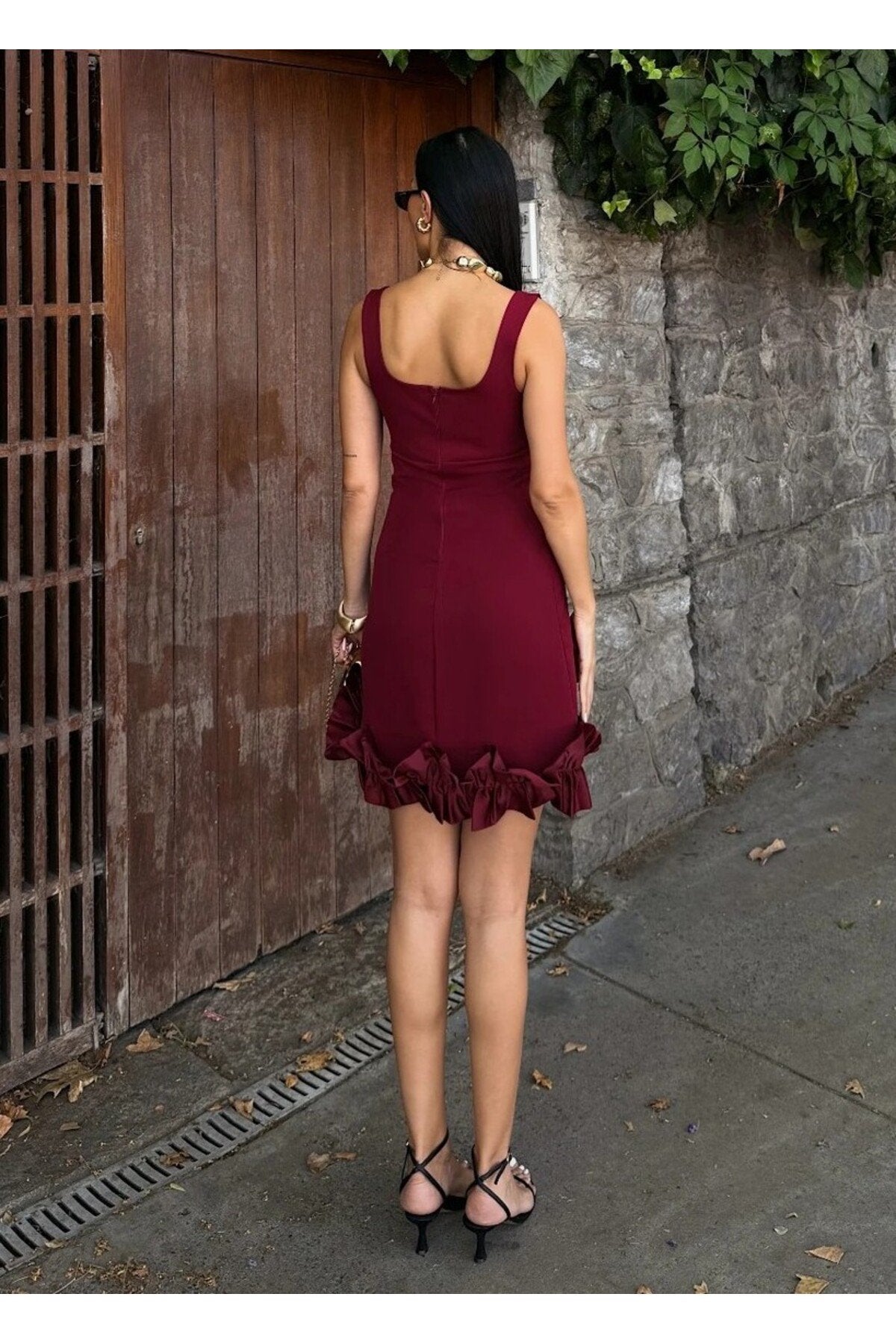 KADIN ETEĞİ SATEN GARNİLİ VE FIRFIRLI KALIN ASKILI ATLAS KUMAŞ ELBİSE