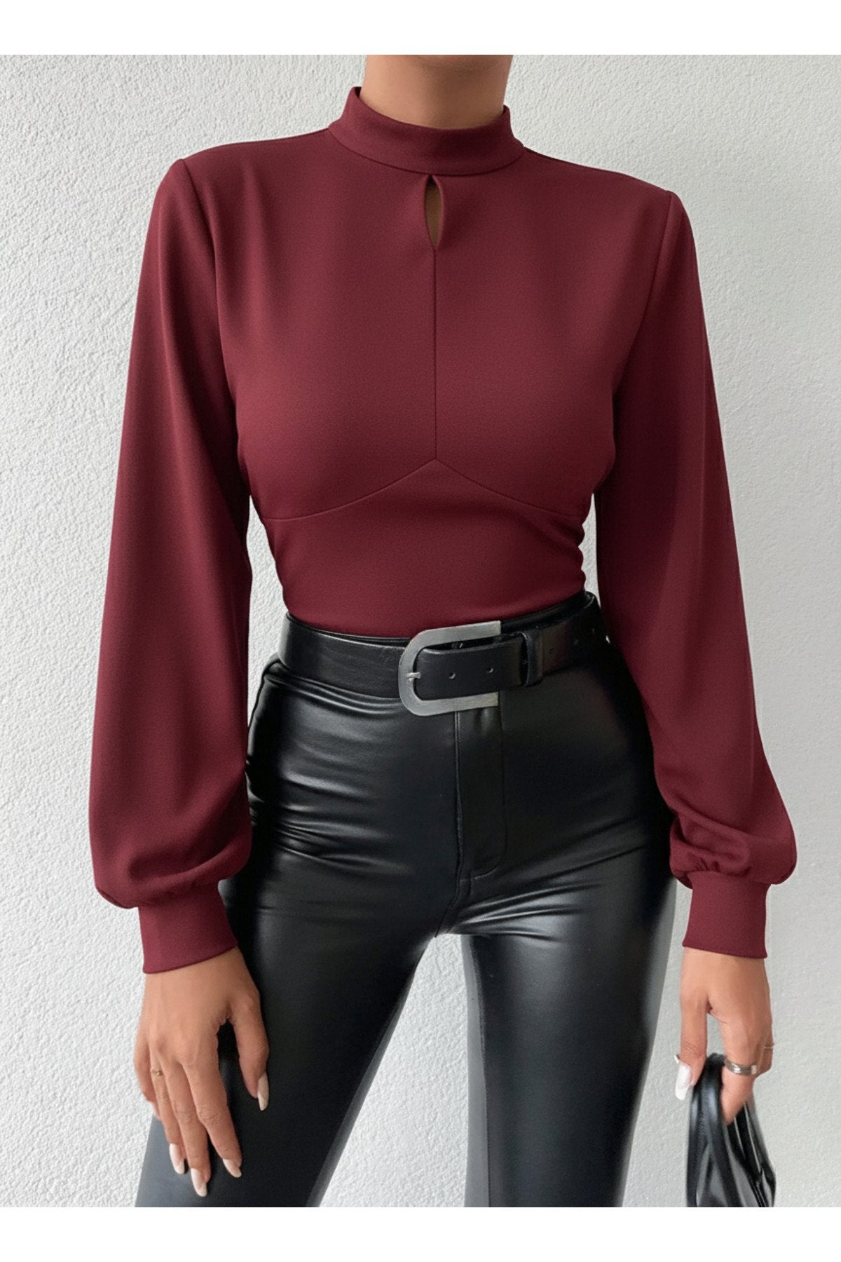 KADIN BALON KOL ÖNÜ DAMLA DETAYLI ESNEK ÖRME KUMAŞ BLUZ